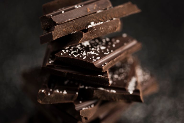 pieces-chocolate-blurred-background (1)
